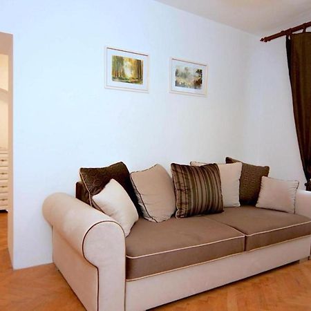 Valentina'S Apartment In City Center براشوف المظهر الخارجي الصورة