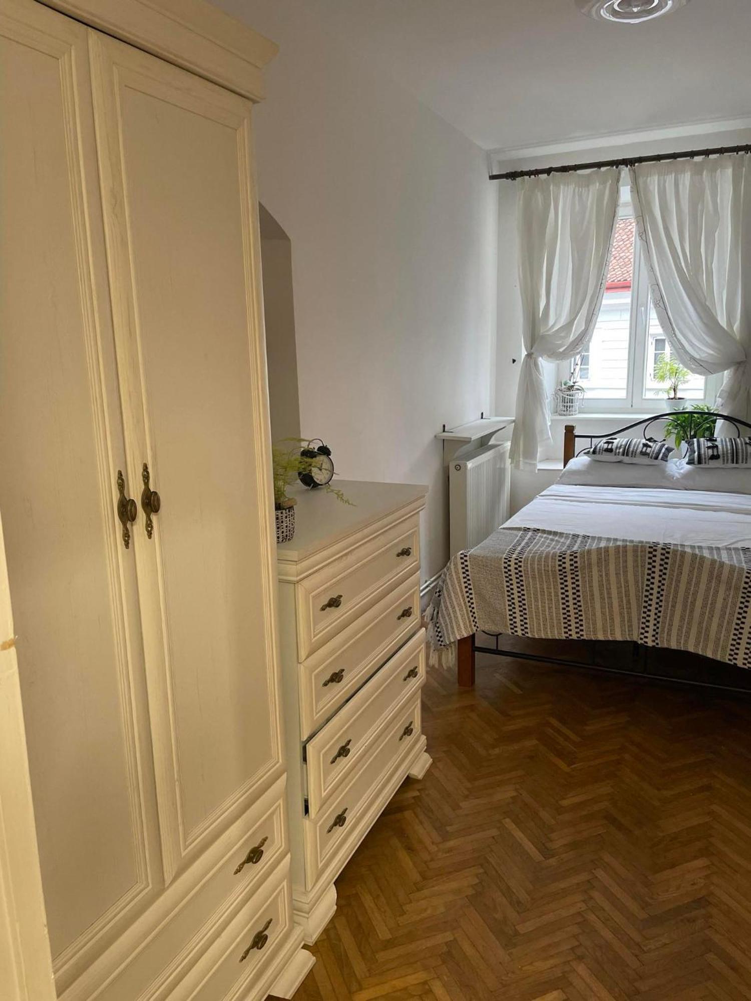 Valentina'S Apartment In City Center براشوف المظهر الخارجي الصورة